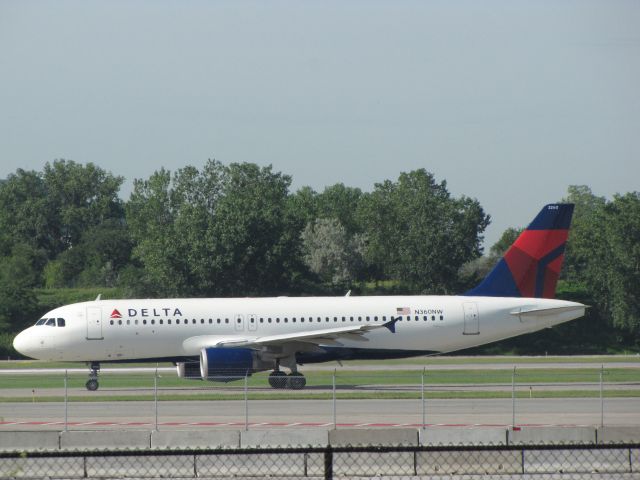 Airbus A320 (N360NW)