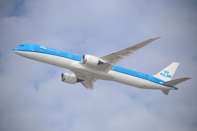 BOEING 787-10 Dreamliner (PH-BKI)