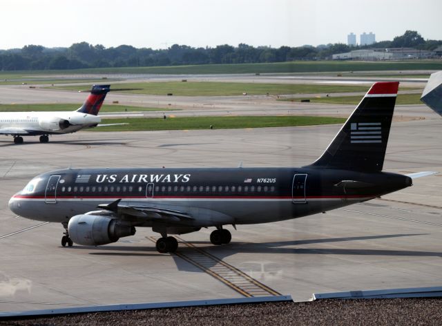 Airbus A319 (N762US) - On Ramp at MSP on 07/31/2011