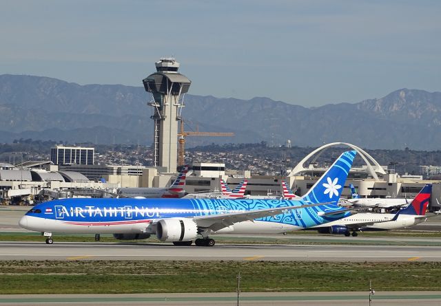 Boeing 787-9 Dreamliner (F-OMUA)