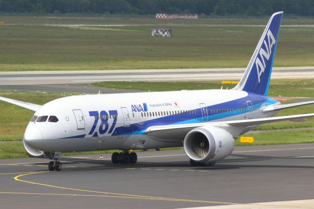 Boeing 787-8 (JA820A) - 30.05.2014