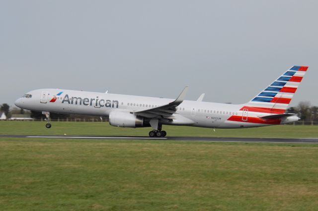 Boeing 757-200 (N202UW) - American 723 getting airborne for Philadelphia, 24th February 2017.