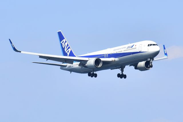 BOEING 767-300 (JA623A)