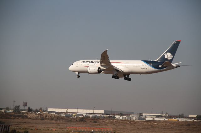 Boeing 787-8 (N966AM) - FINAL APPROACH 27 MMTJ