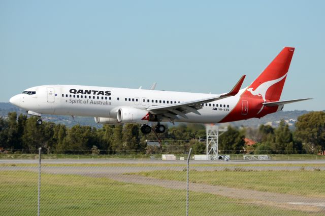 Boeing 737-800 (VH-VXN) - About to put down on runway 05. Wednesday, 21st May 2014.