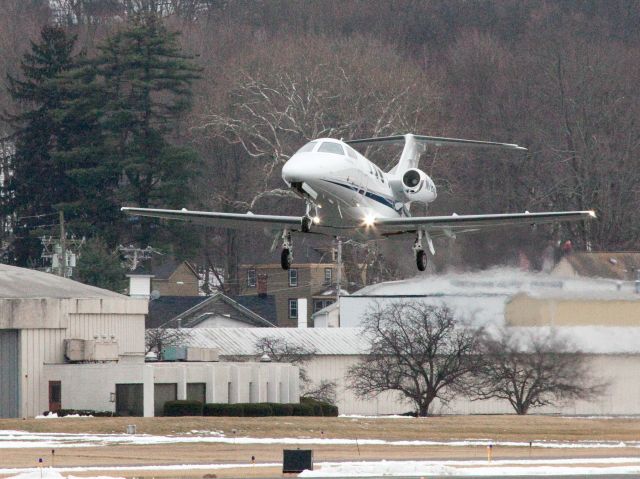 Embraer Phenom 100 (N784JP) - CFM (Corporate Flight Management) has 3 x King Air 100, 1 x Phenom 100 and 2 x Citation V available for charter in the New York metropolitan area KDXR KHPN KTEB KBDR  a rel=nofollow href=http://WWW.FLYCFM.COMWWW.FLYCFM.COM/a