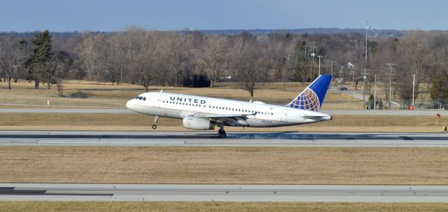 Airbus A319 (N823UA)