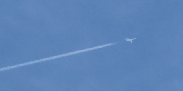 Gulfstream Aerospace Gulfstream V (N724AG) - Flying over KC this afternoon 9/16