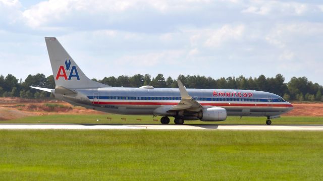 Boeing 737-800 (N921NN) - American Airlines Boeing 737-823(WL) N921NN in Charlotte 