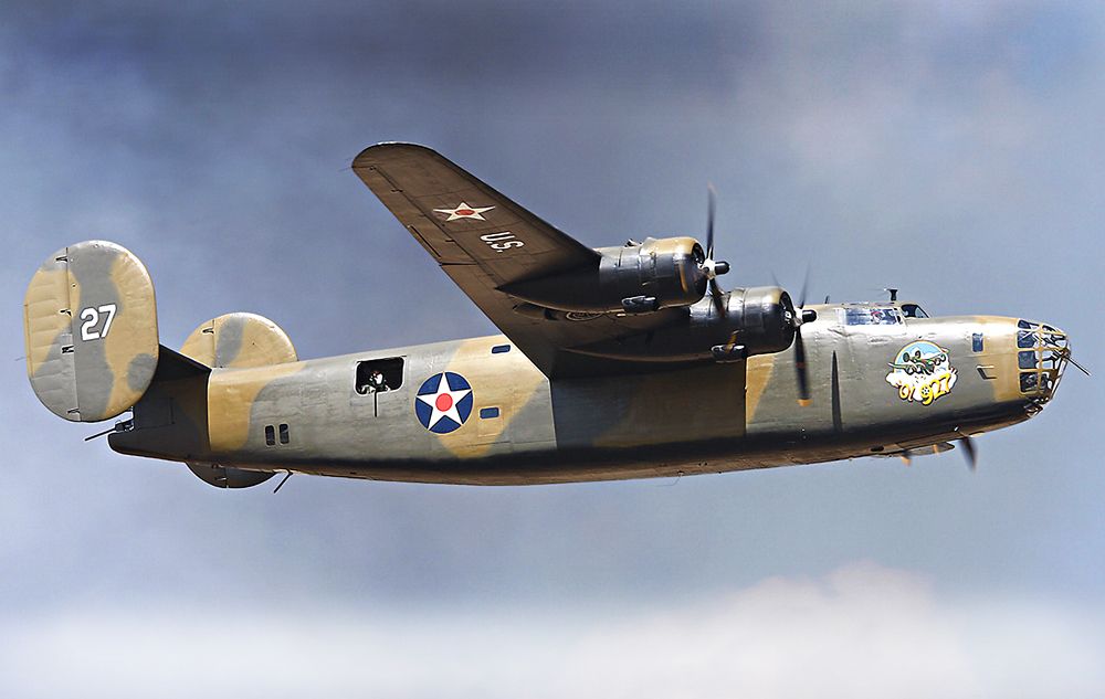 Consolidated B-24 Liberator (N24927) - Commemorative Air Force 1941 B-24A Liberator. Operates out of Addison Airport, Cavanaugh Flight Museum