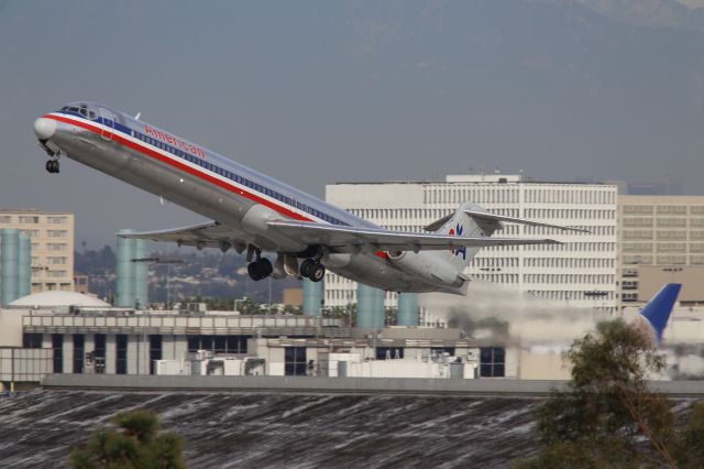 McDonnell Douglas MD-80 —