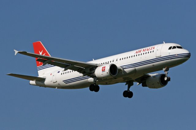 Airbus A320 (9H-AEQ)