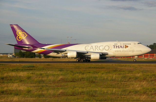 Boeing 747-400 (HS-TGJ)