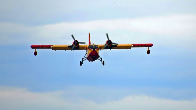 Canadair CL-215 (C-FTXJ) - "Québec 230"