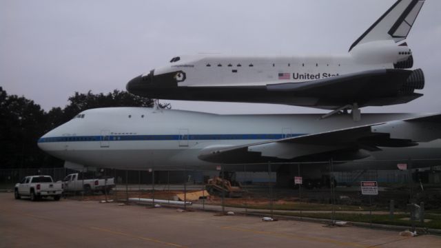 BOEING 747-100 (N905NA) - At Johnson Space Center in Houston,Texas.