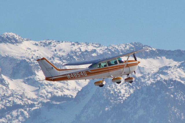 Cessna Skyhawk (N4854G) - C172 at South Valley Regional Airport