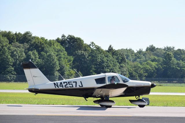 Piper Cherokee (N4257J) - Taxiing at KMFD on Aug 27, 2022