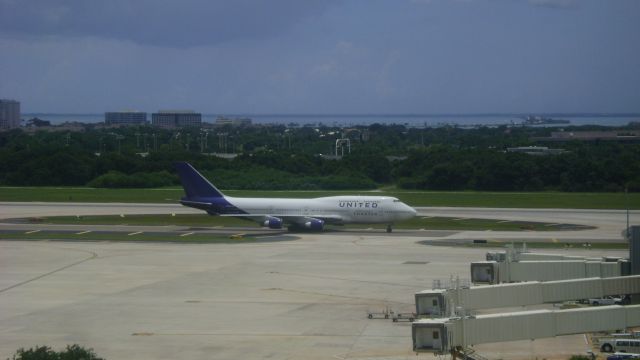 Boeing 747-400 (N194UA)