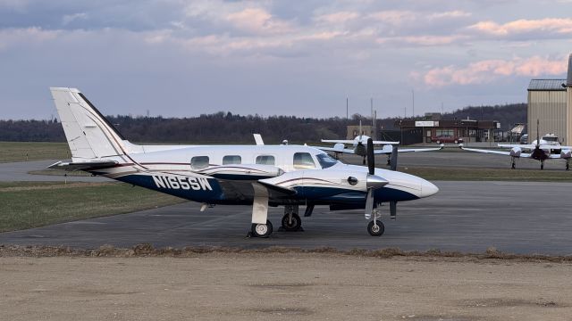 Piper Cheyenne (N165SW) - KAFJ Ramp Friend Aircare