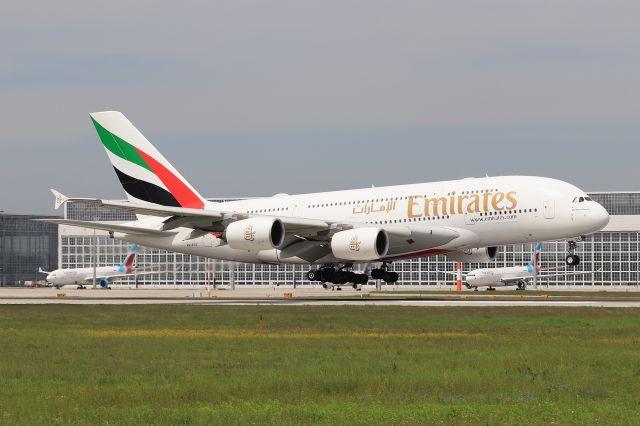 Airbus A380-800 (A6-EDS)