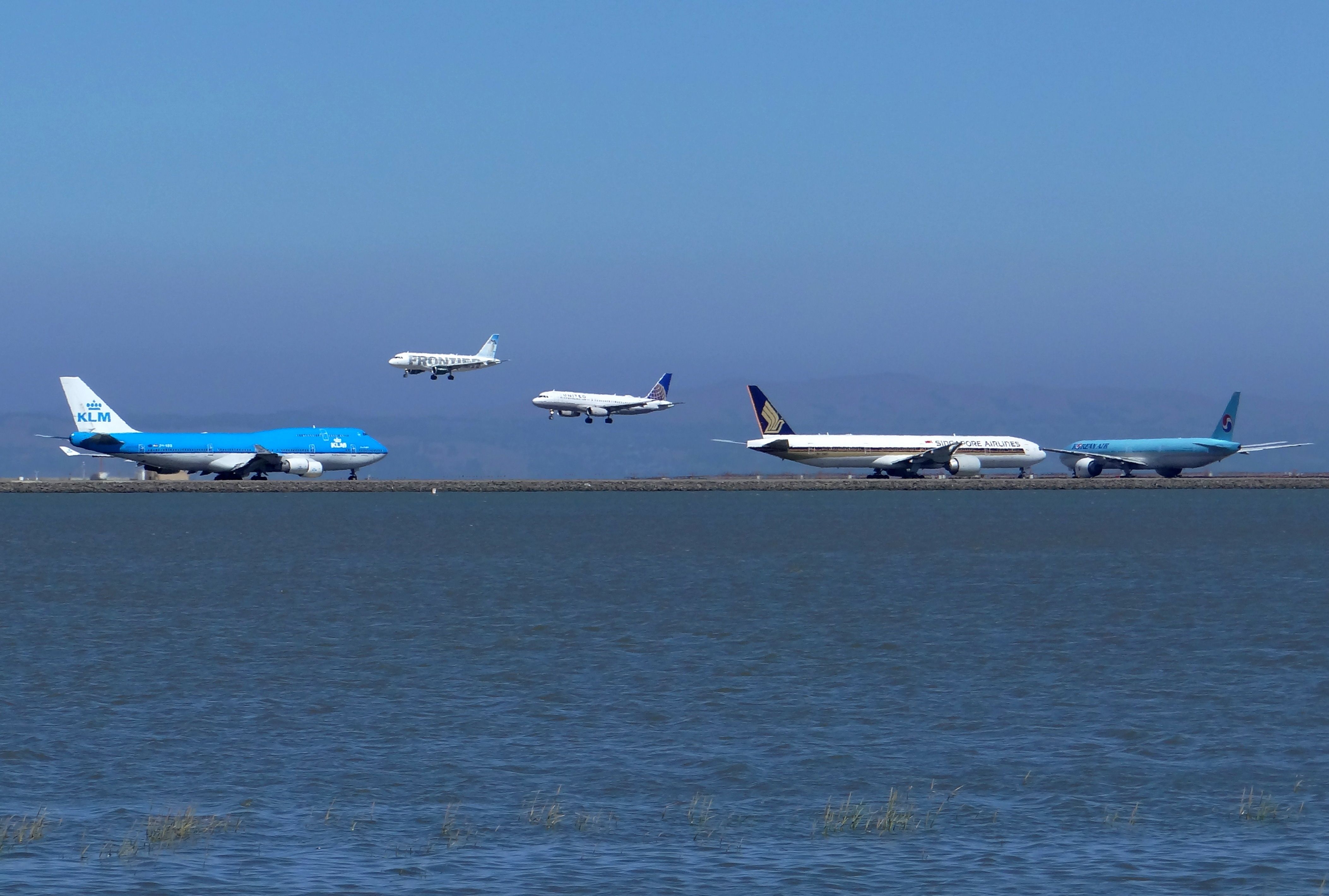 Boeing 747-400 (PH-BFB) - 5 for 1