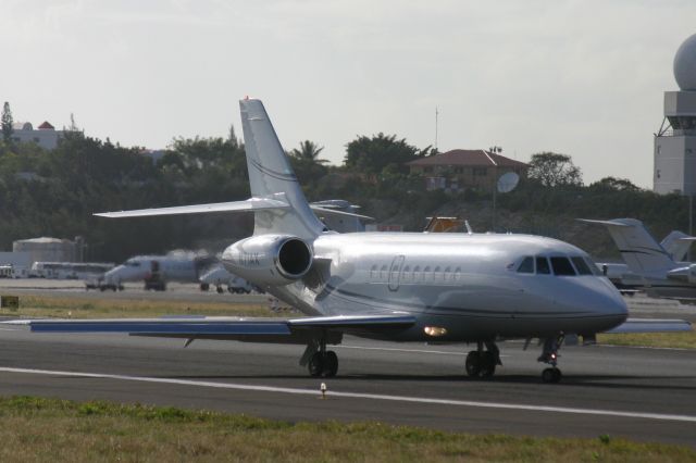 Dassault Falcon 2000 (N71AX)