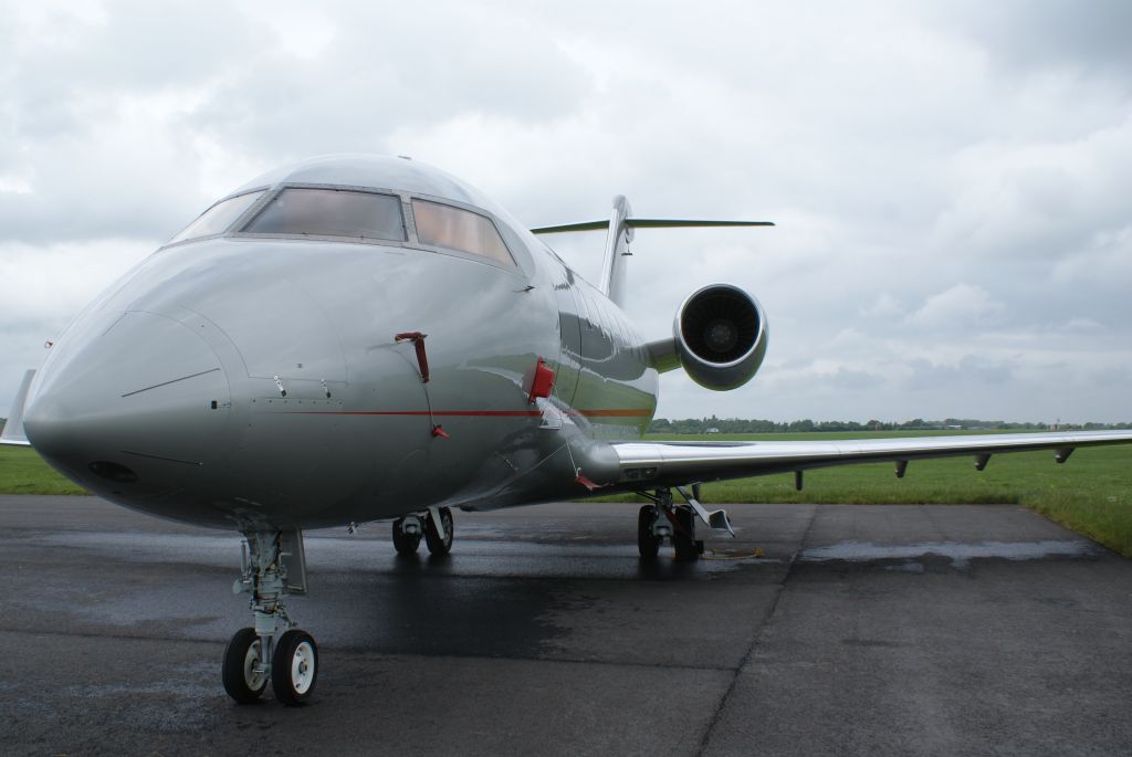 Canadair Challenger (OE-IFB) - Challenger 604 Parked at Oxford Airport