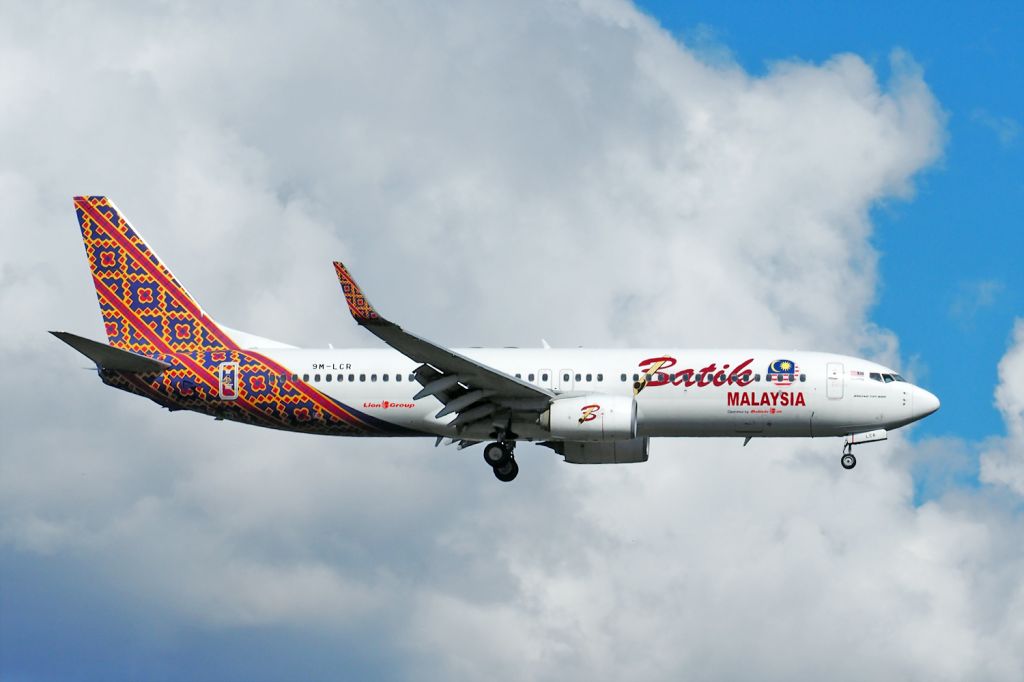 Boeing 737-800 (9M-LCR) -  Boeing 737-8GP cn 39833_5278. Batik 9M-LCR rwy 24 YPPH 09 September 2022
