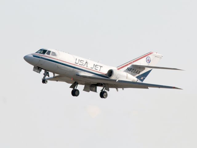 Dassault Falcon 20 (N822AA) - Take off runway 28.