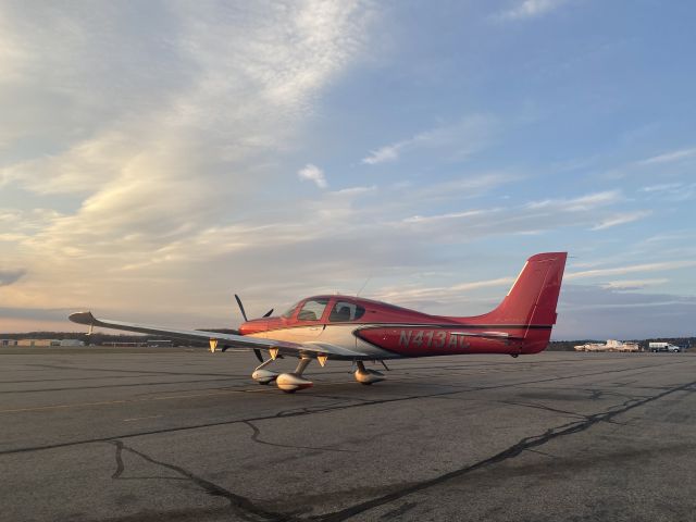 Cirrus SR-22 (N413AC)