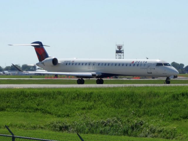 Canadair Regional Jet CRJ-900 (N316PQ)