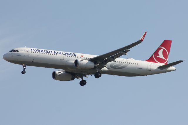 Airbus A321 (TC-JTD)