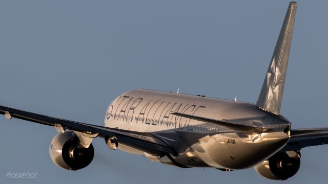 Boeing 777-200 (JA712A) - Boeing 777-281br /October.12.2015 Hakodate Airport [HKD/RJCH] JAPAN