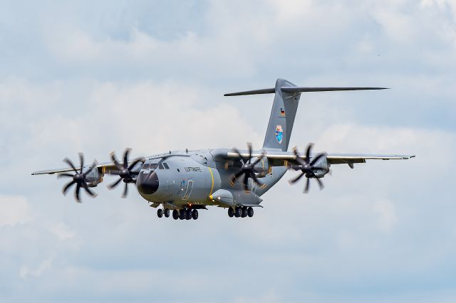 AIRBUS A-400M Atlas (N5433) - This was the highlight of my day. I caught GAF111 heavy, a German Air Force Airbus A400M Atlas, arriving for the Centerpoint Energy Dayton Airshow on Friday, 20 Jun 2025 after a 3-day flight from Wunstorf Air Base – ETNW via Nuuk - GOH / BGGH, and Washington Dulles Intl – KIAD. This A400M, with the “Pacific Skies 2024” tail flash, is part of German Air Force 62 Air Transport Wing based at Wunstorf.