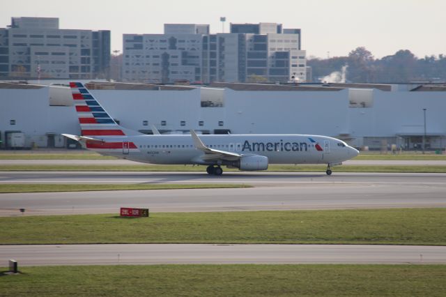 Boeing 737-800 (N932AN) - Flight 1194 to DFW (November 11th, 2017) 