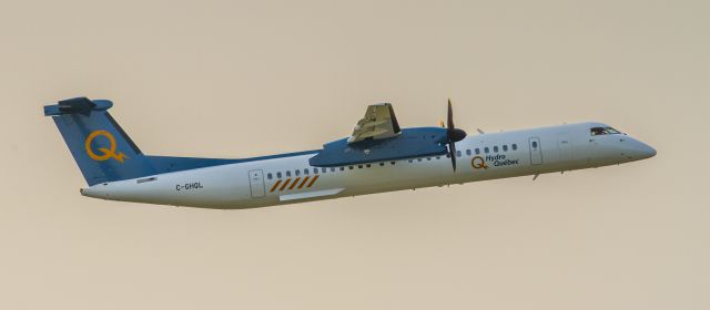 de Havilland Dash 8-400 (C-GHQL)