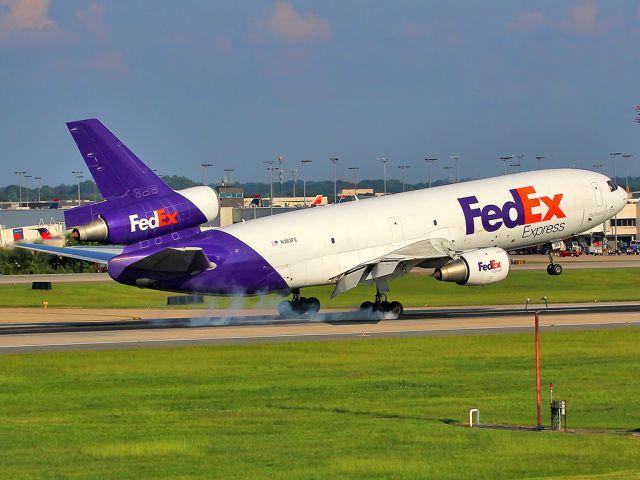 McDonnell Douglas DC-10 (N363FE) - Touchdown! 