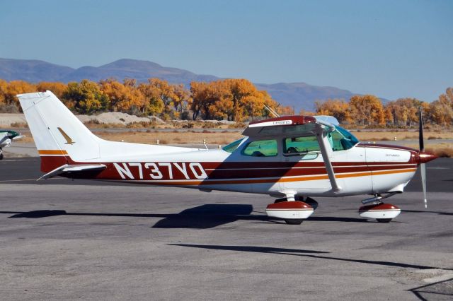 Cessna Skyhawk (N737YQ)