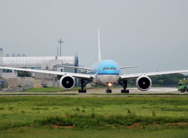 Boeing 777-200 (PH-BQM)