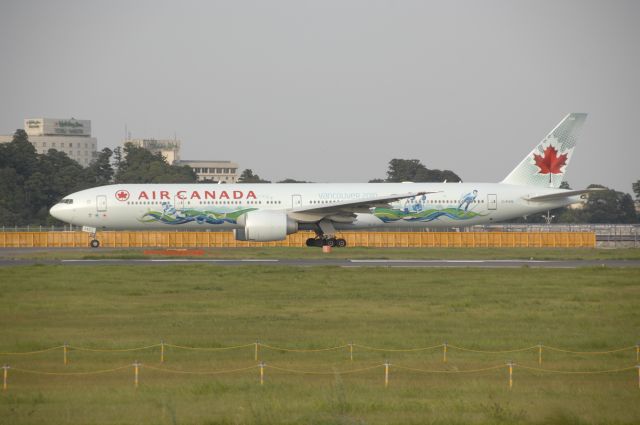 BOEING 777-300 (C-FIVS) - Taxi at Narita Intl Airport on 2009/8/20 Vancouver 2010 c/s