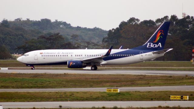 Boeing 737-800 (CP-2925)