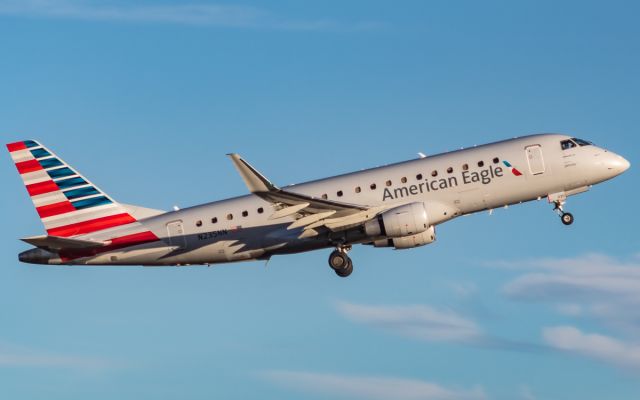 EMBRAER 175 (long wing) (N235NN)