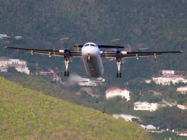 de Havilland Dash 8-300 (V2-LFM)