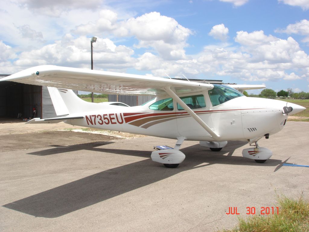 Cessna Skylane (N735EU)