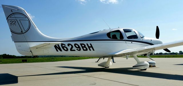 Cirrus SR-22 (N629BH)