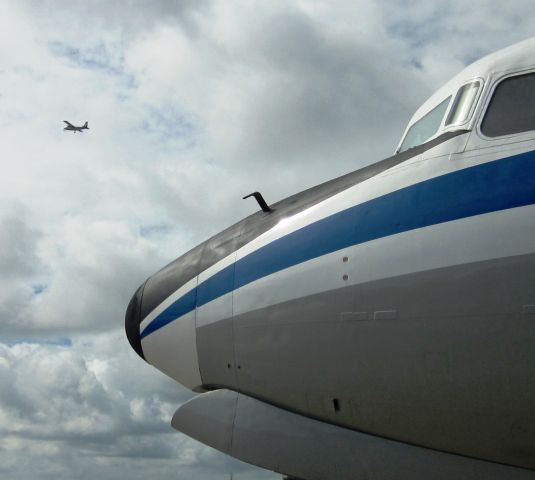 Douglas DC-6 (N70BF)