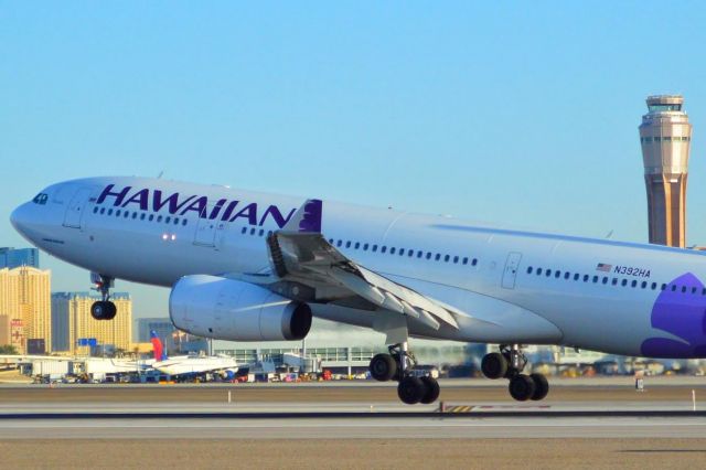 Airbus A330-200 (N392HA) - I love the wing flex on the heavies!!