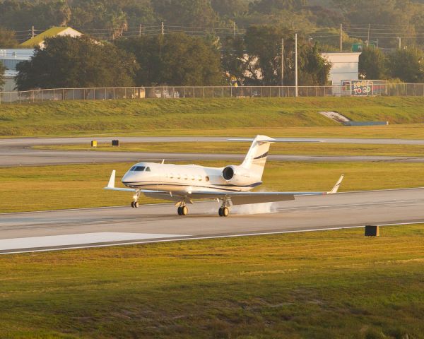 Gulfstream Aerospace Gulfstream IV (N450GD) - Gulfstream G450 arriving ORL for the NBAA static display during the 2012 annual meeting.