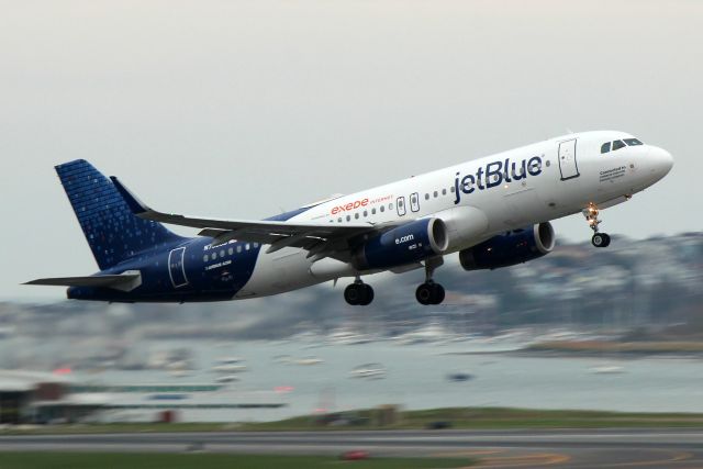 Airbus A320 (N709JB) - JBU 6471 departing for San Juan