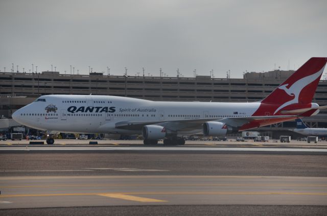 Boeing 747-400 (VH-OEJ) - Arizona Diamondbacks charter coming back from Sydney, Australia.